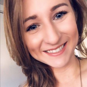 Meet your Posher, Hannah